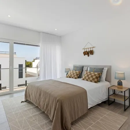 Modern With Private Pool Near Baleal Feriehus Atouguia Da Baleia