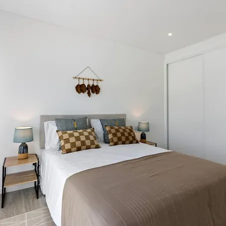 Modern With Private Pool Near Baleal Feriehus