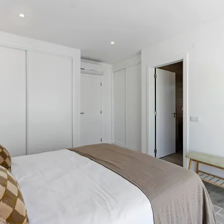 Feriehus Modern With Private Pool Near Baleal *