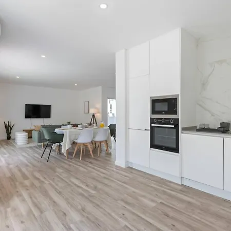 Feriehus Modern With Private Pool Near Baleal *