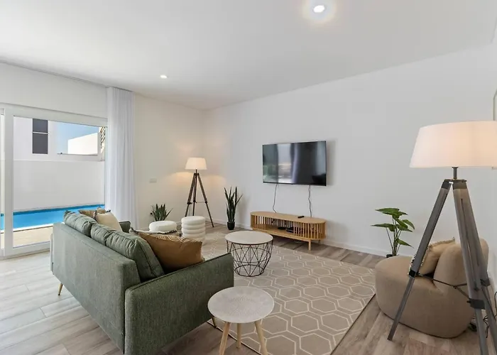 Modern With Private Pool Near Baleal