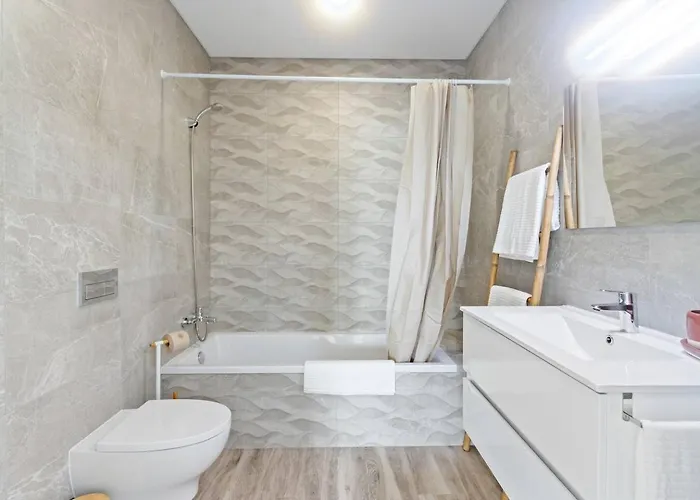 Modern With Private Pool Near Baleal *