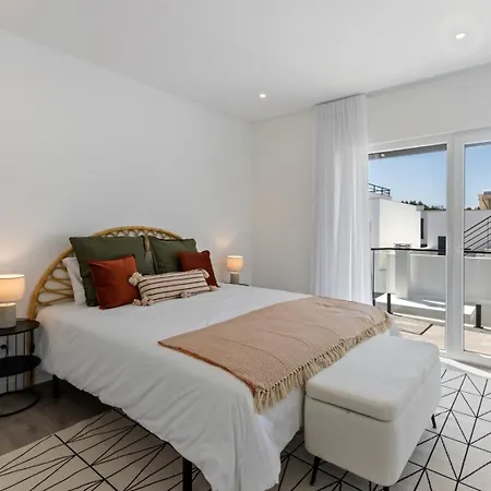 Modern With Private Pool Near Baleal *