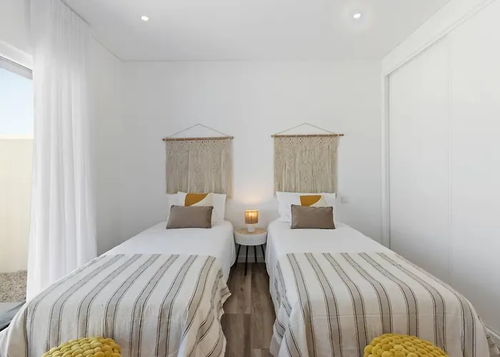 Modern With Private Pool Near Baleal * Атогиа-да-Балейя